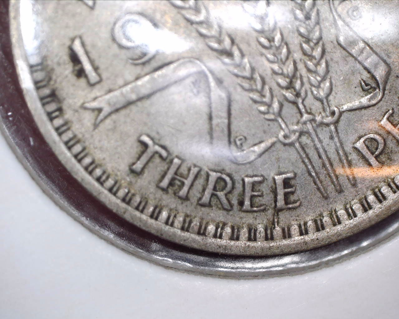1951 - PL Australian Three Pence - 50% Silver - Die Crack Error