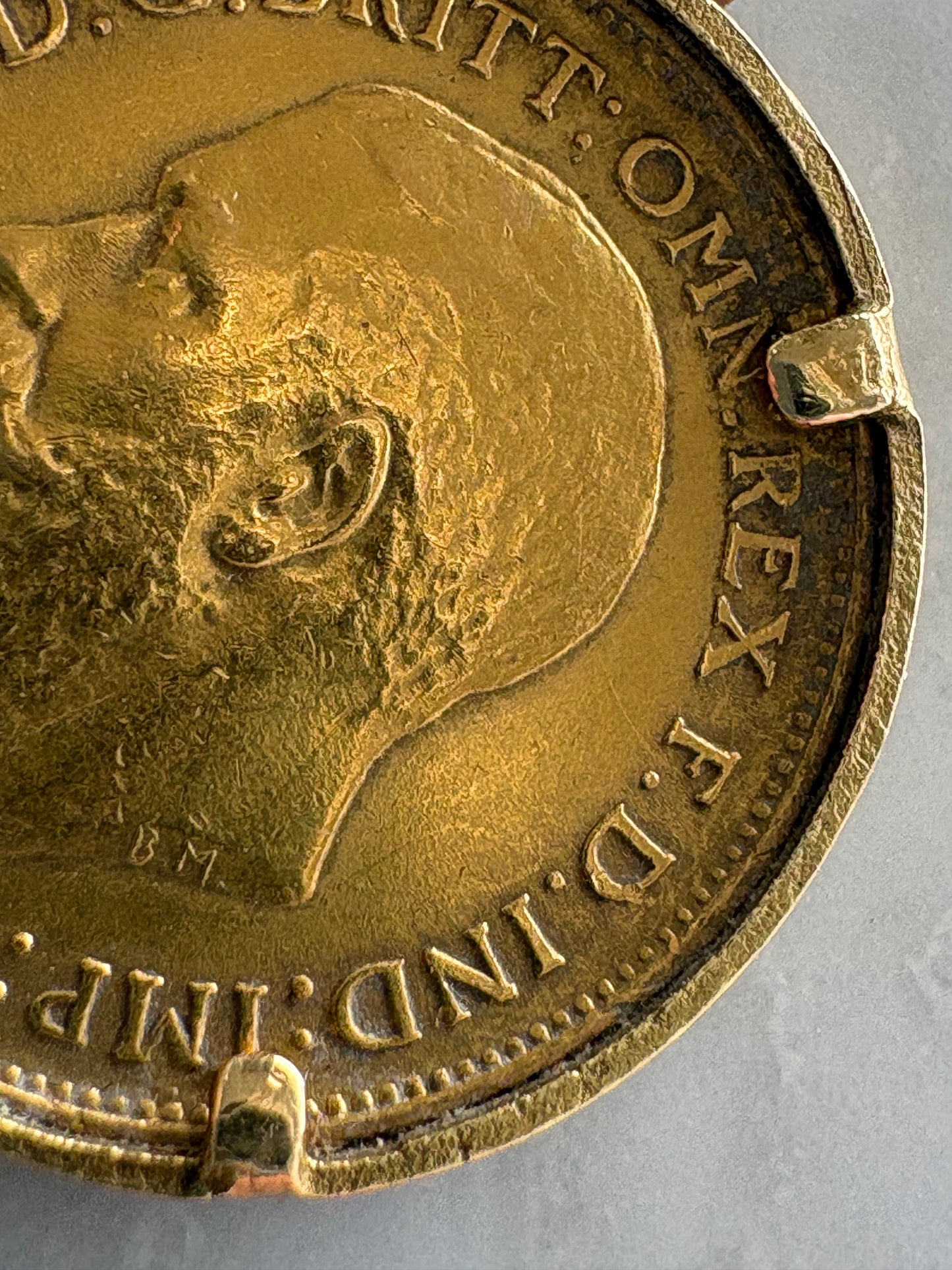 1913 Gold Half Sovereign Pendant – King George V | 22ct Gold | Pre-WWI