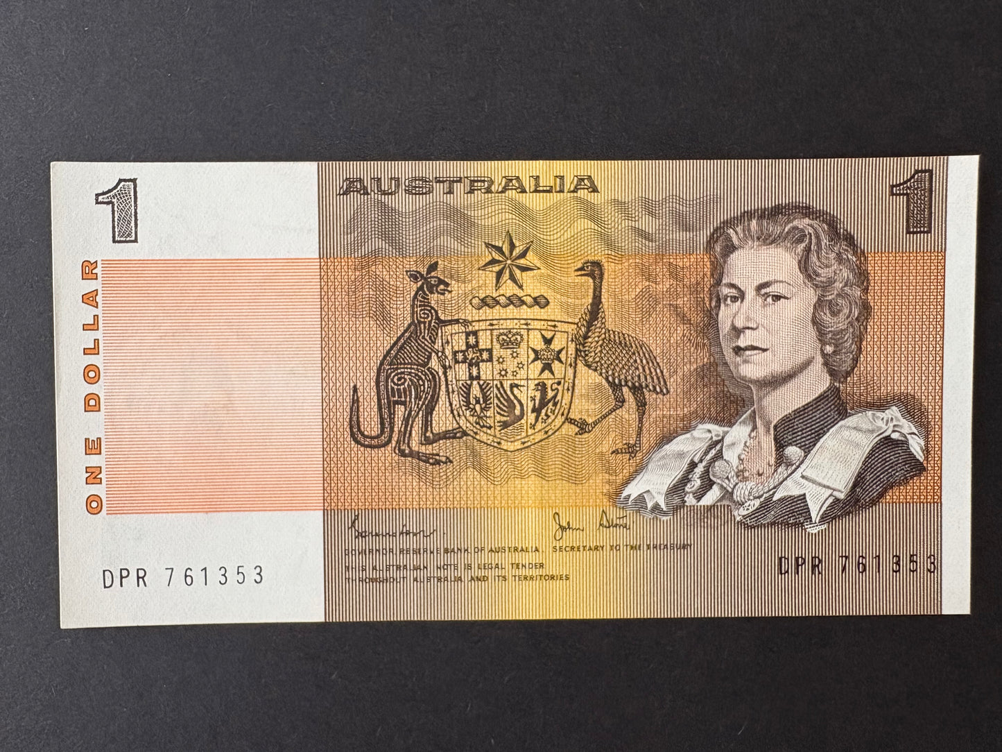 1982 $1 Australia Paper Banknote - Johnston Stone - Uncirculated