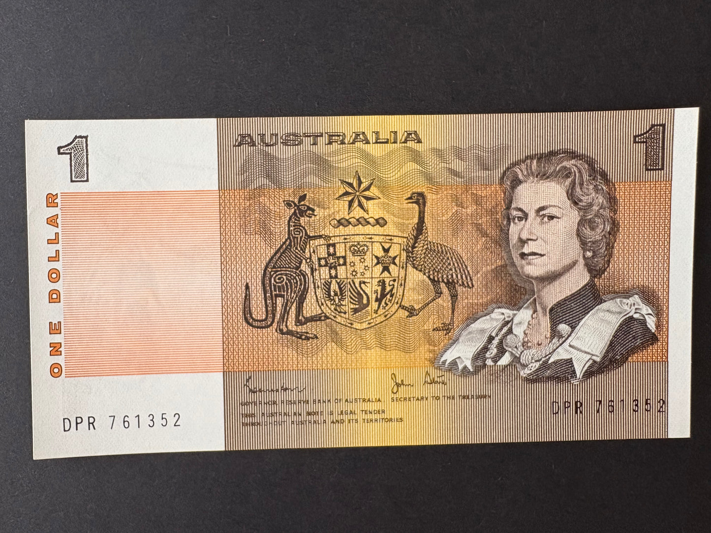 1982 $1 Australia Paper Banknote - Johnston Stone - Uncirculated