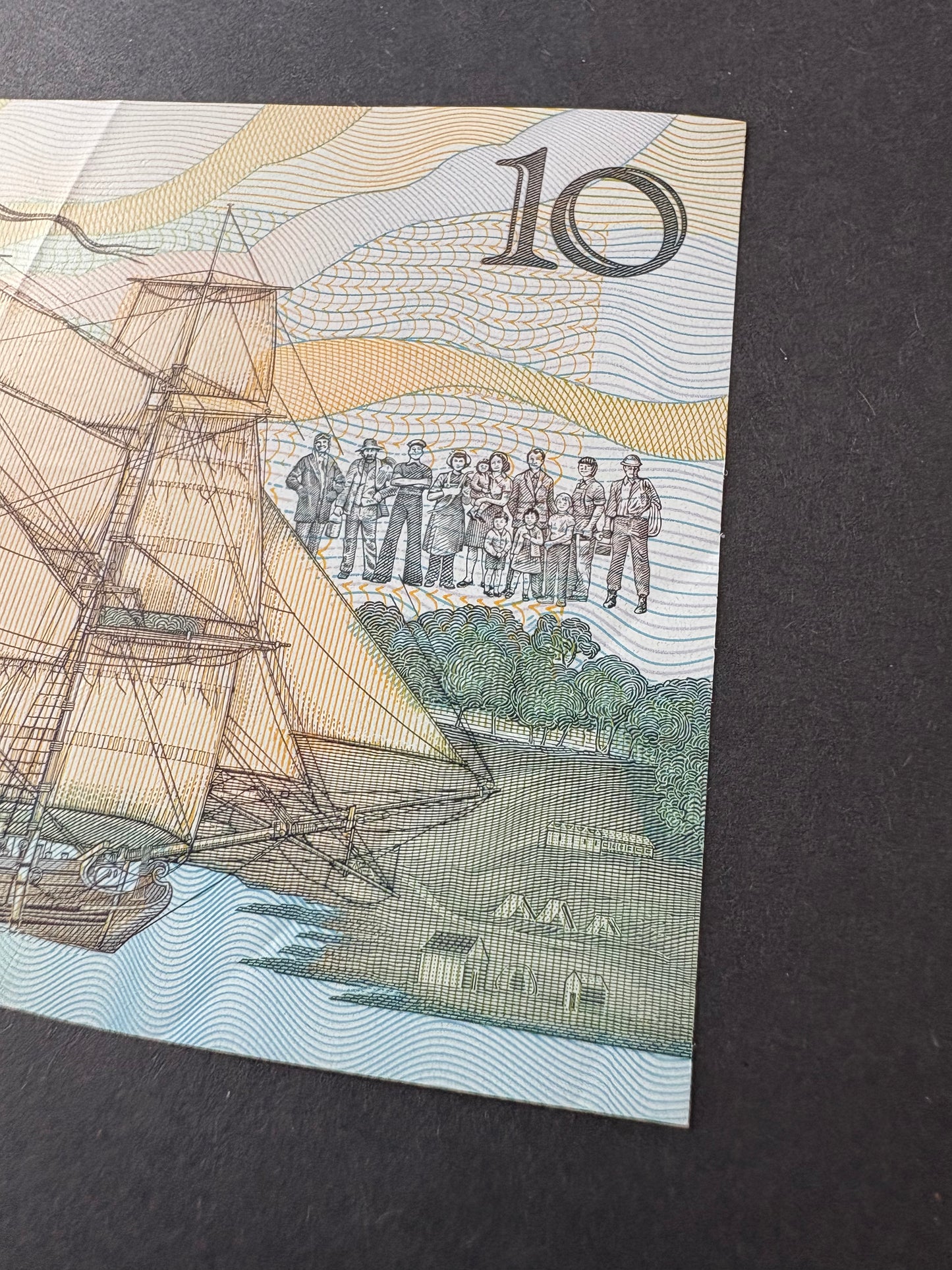 1988 $10 Australian Bicentennial Polymer Banknote - Johnston Fraser AB 31551351