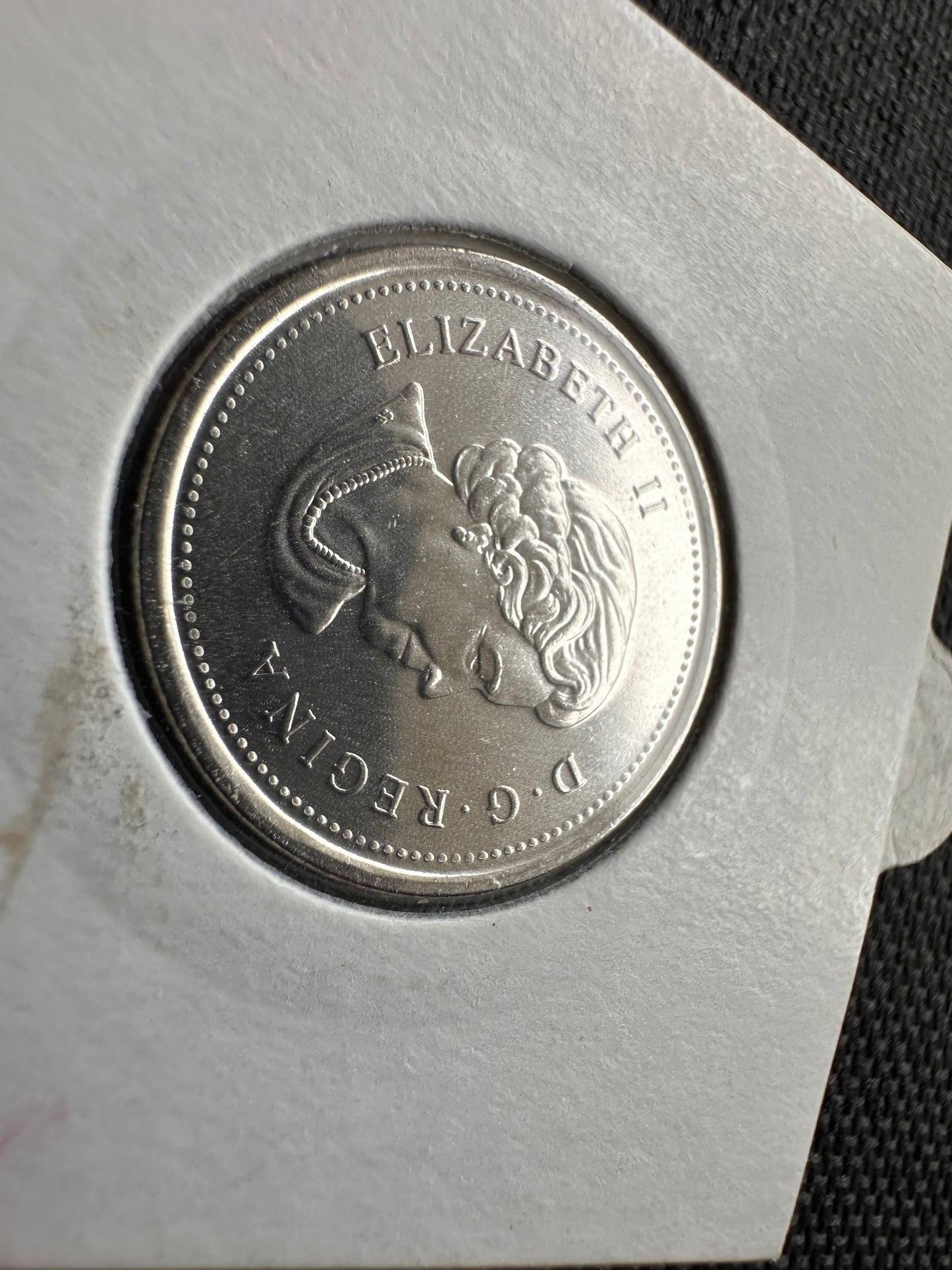 2010 Canadian 25 cent Poppy WWII 65th Anniversary Coloured Quarter Coin