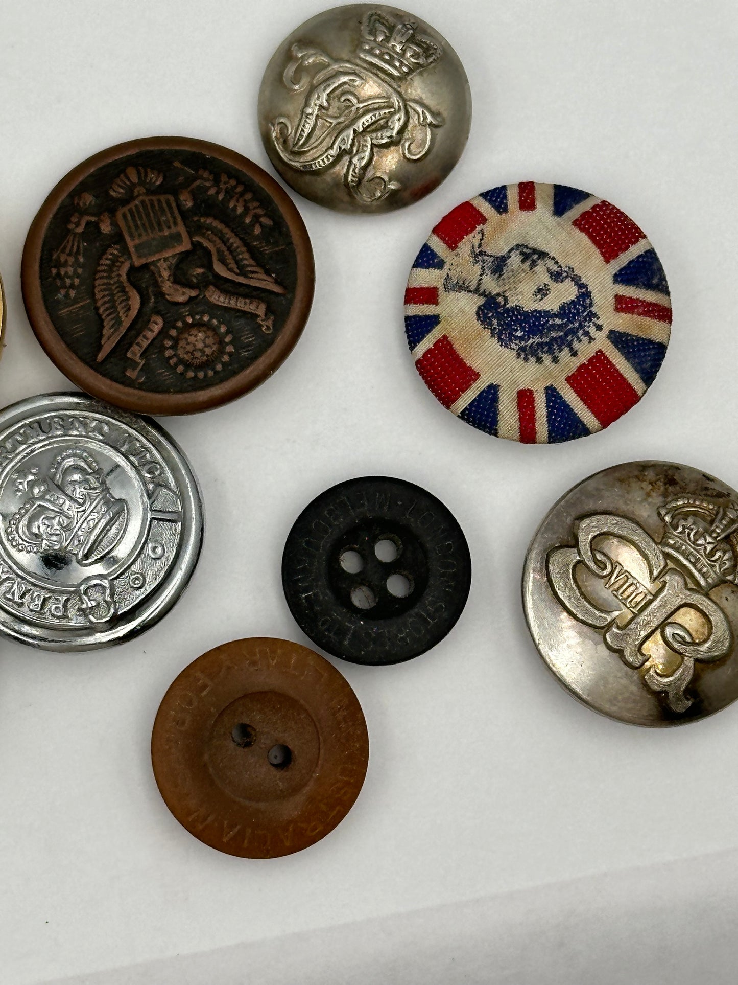 Mixed lot of Vintage Military Buttons