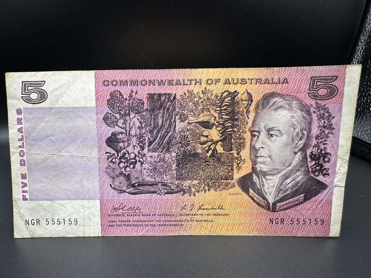 1969 $5 Australia Paper Banknote -  Phillips Randall NGR 555159