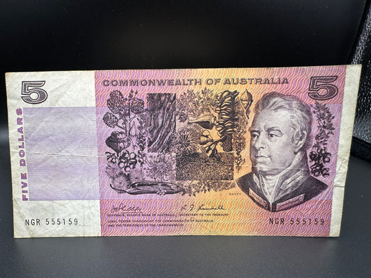1969 $5 Australia Paper Banknote -  Phillips Randall NGR 555159