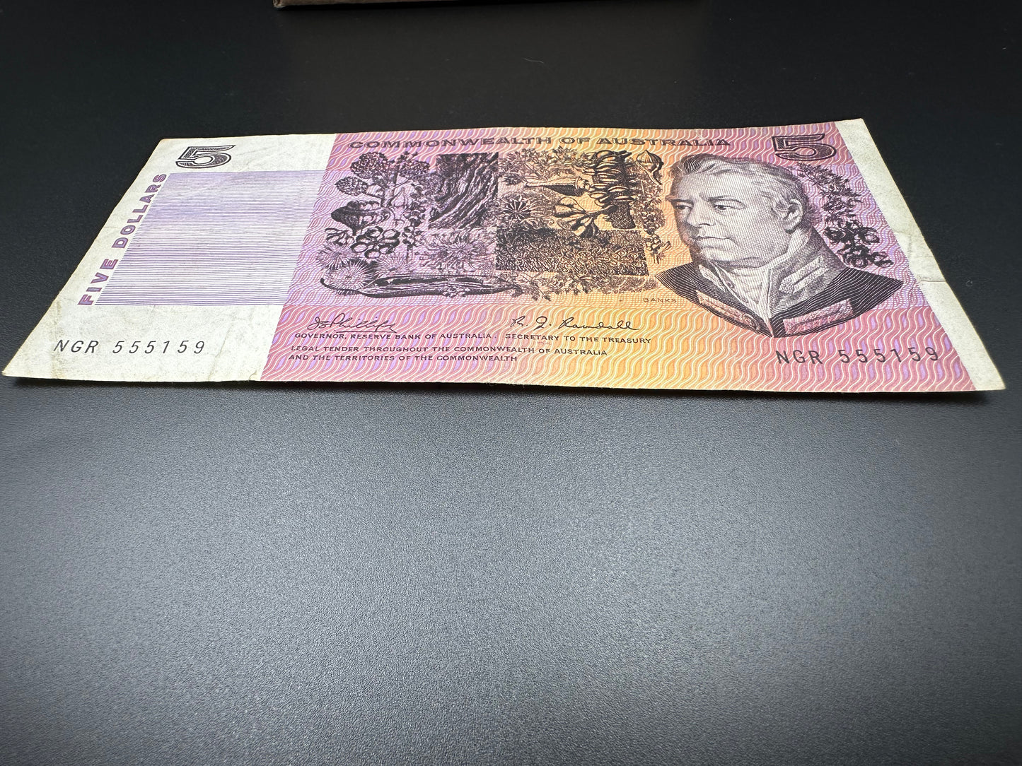 1969 $5 Australia Paper Banknote -  Phillips Randall NGR 555159