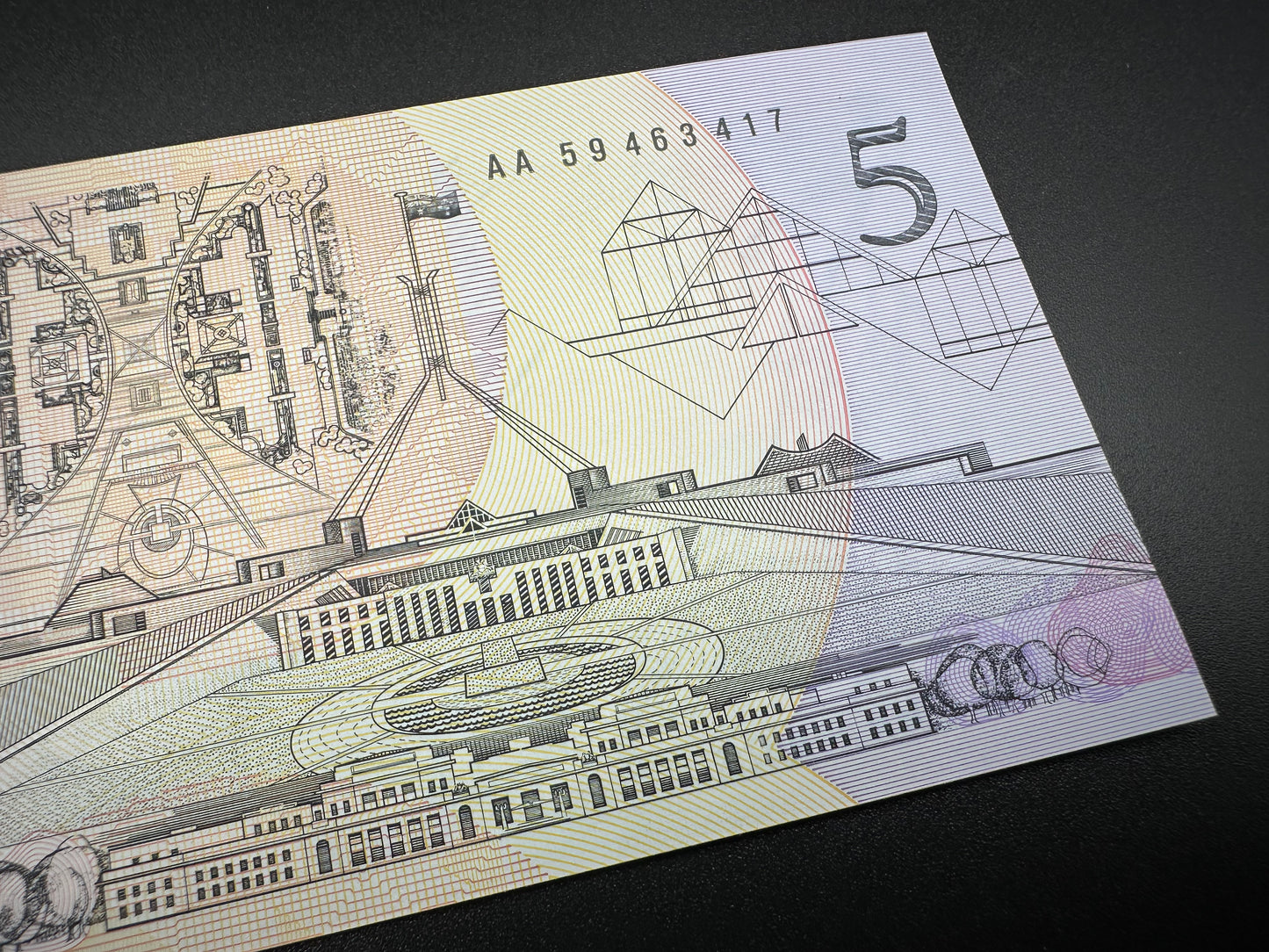 1992 $5 Australia Polymer Bank note - First Polymer Prefix - Fraser Cole AA59463417