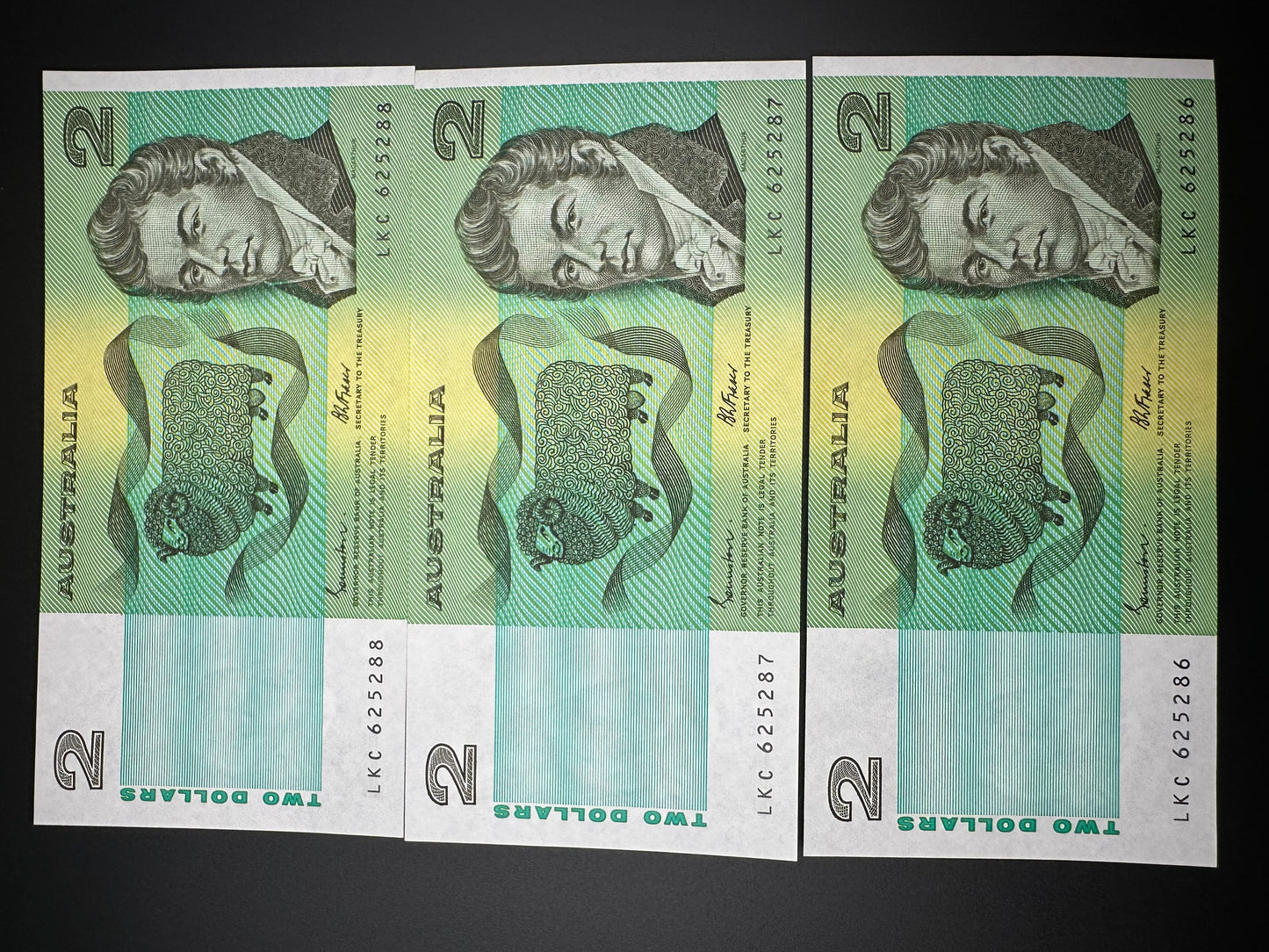 1985 $2 Australia Paper Banknote - Johnston Fraser 3x Consecutive