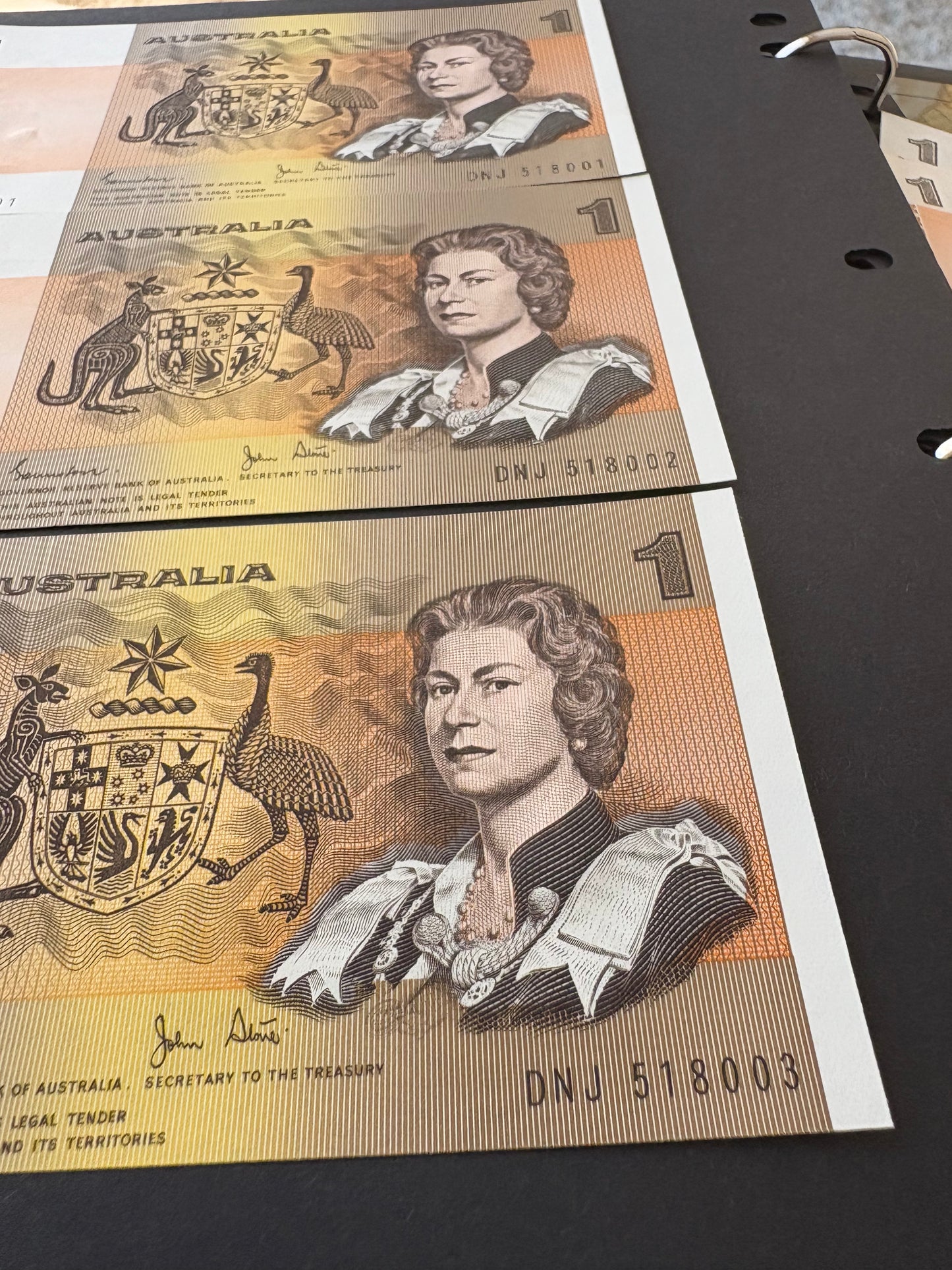 1982 $1 Australia Paper Banknote - Johnston Stone - Consecutive Run x5 notes