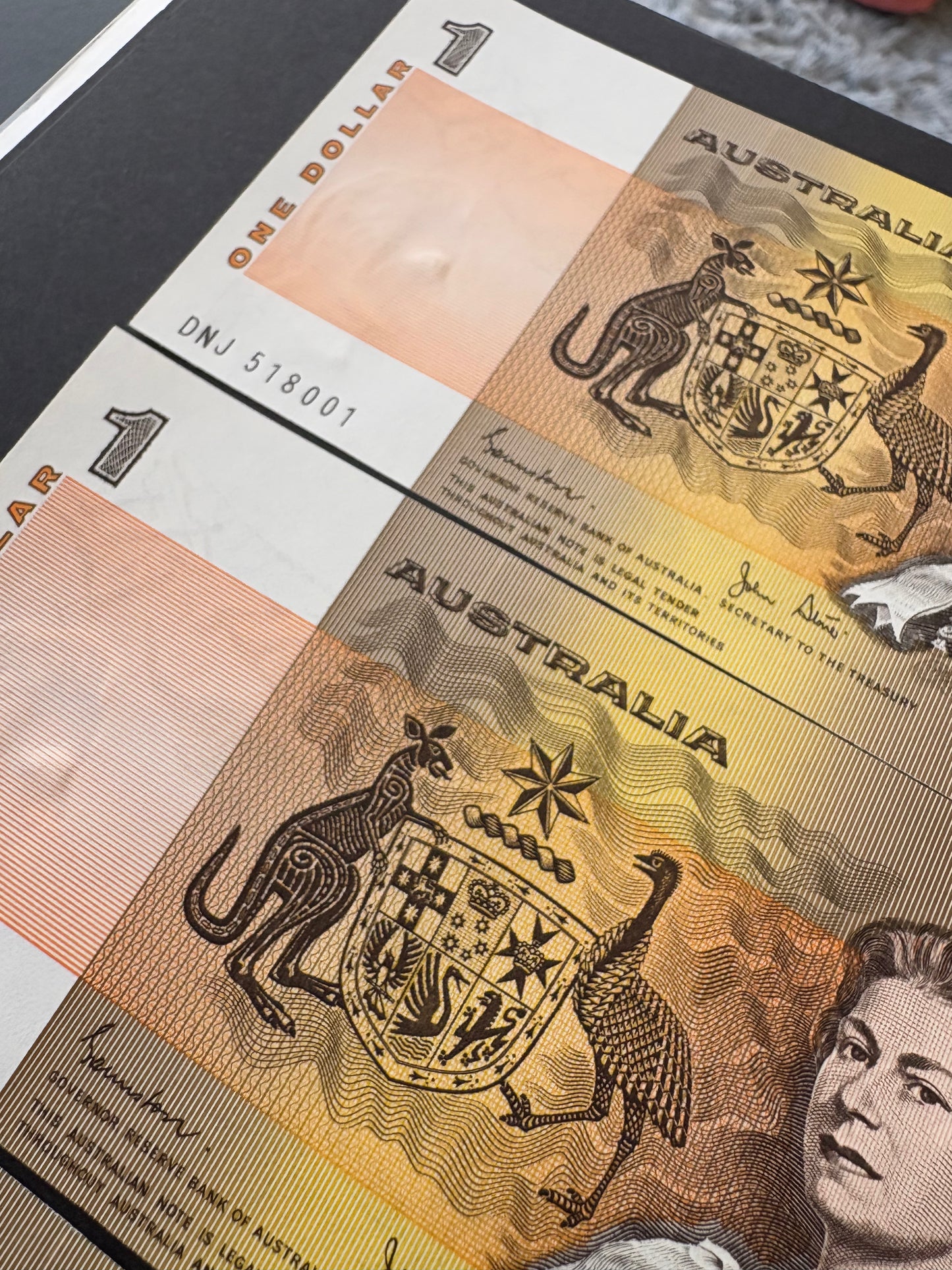 1982 $1 Australia Paper Banknote - Johnston Stone - Consecutive Run x5 notes