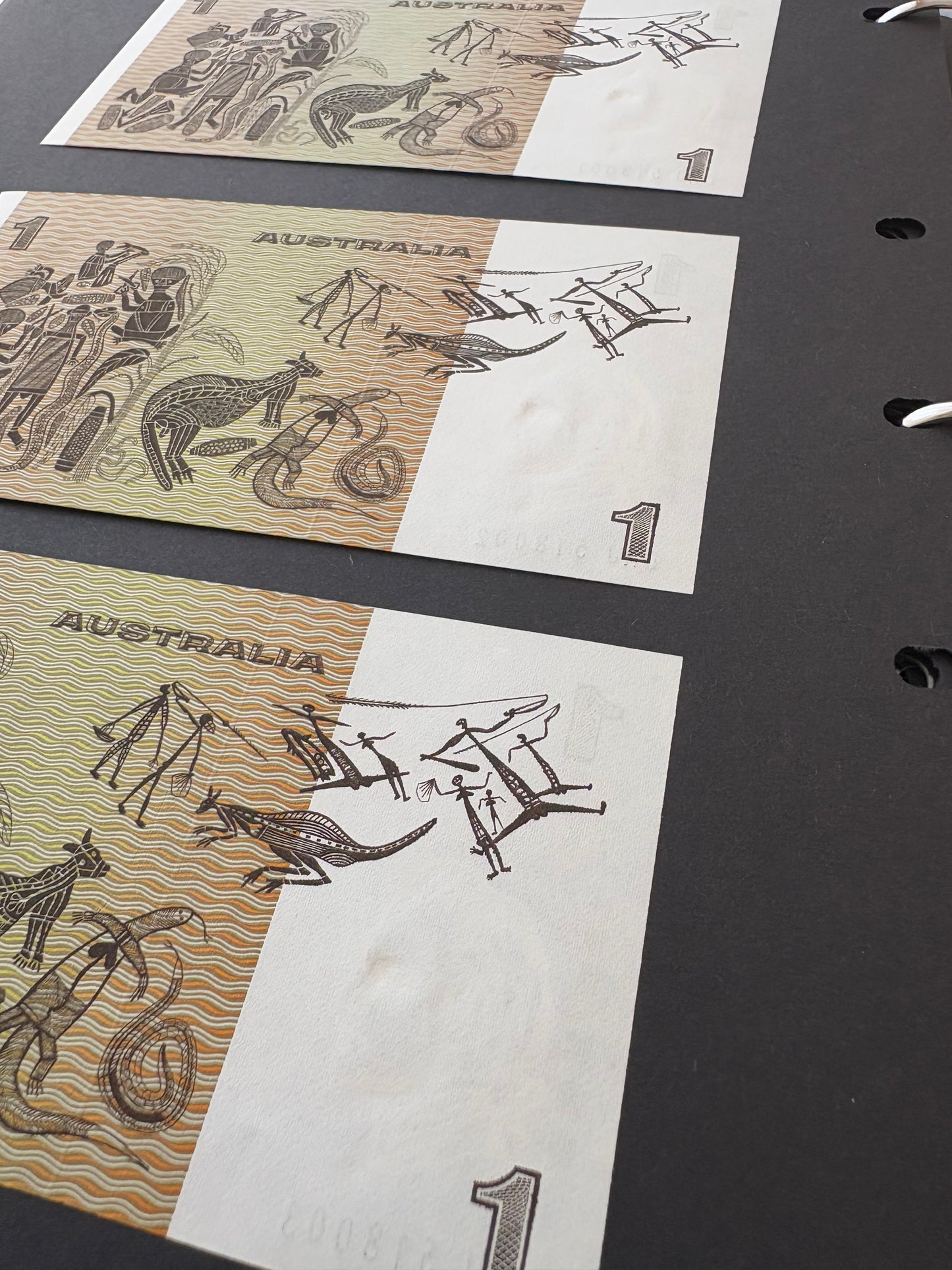 1982 $1 Australia Paper Banknote - Johnston Stone - Consecutive Run x5 notes