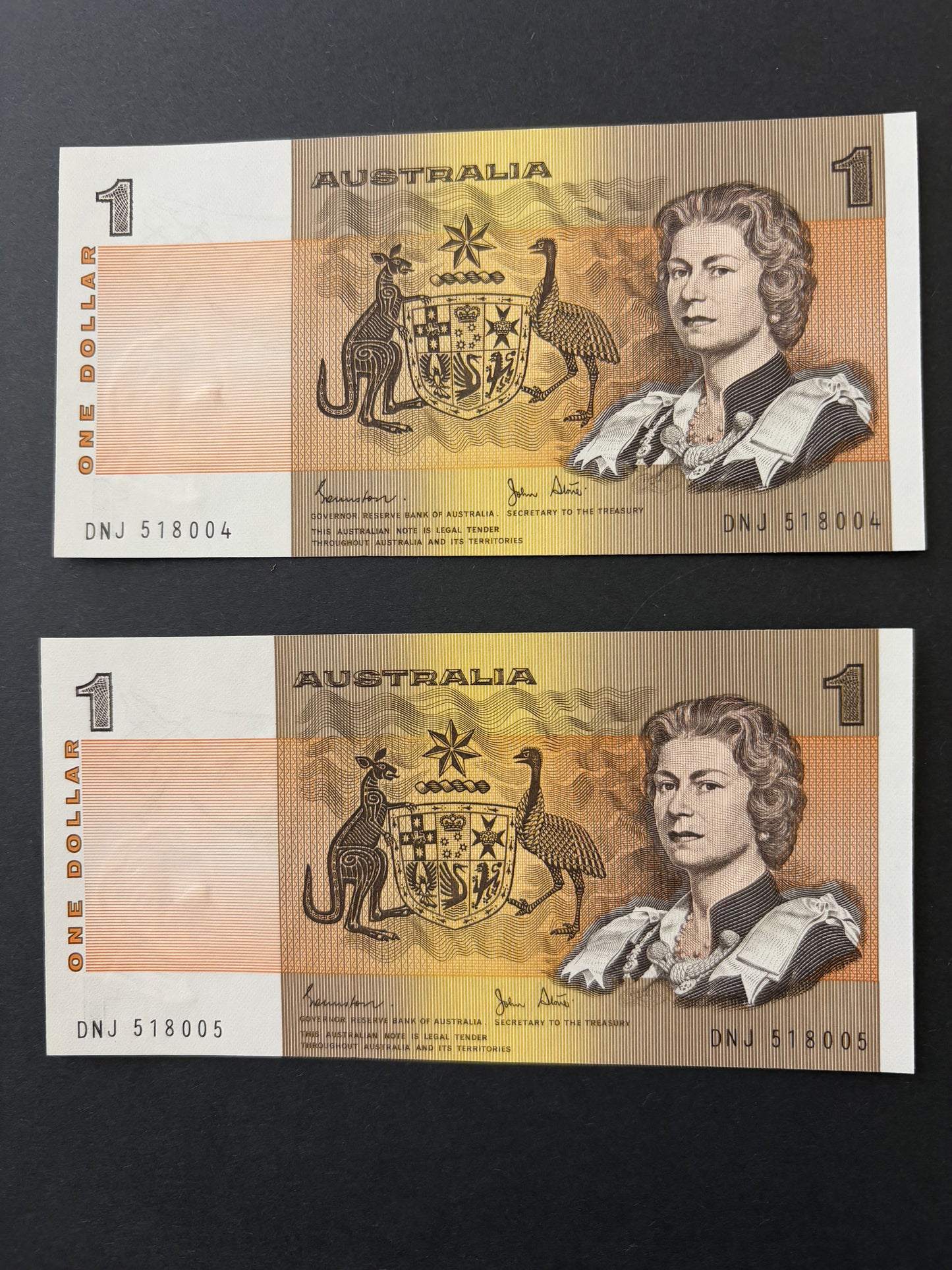 1982 $1 Australia Paper Banknote - Johnston Stone - Consecutive Run x5 notes