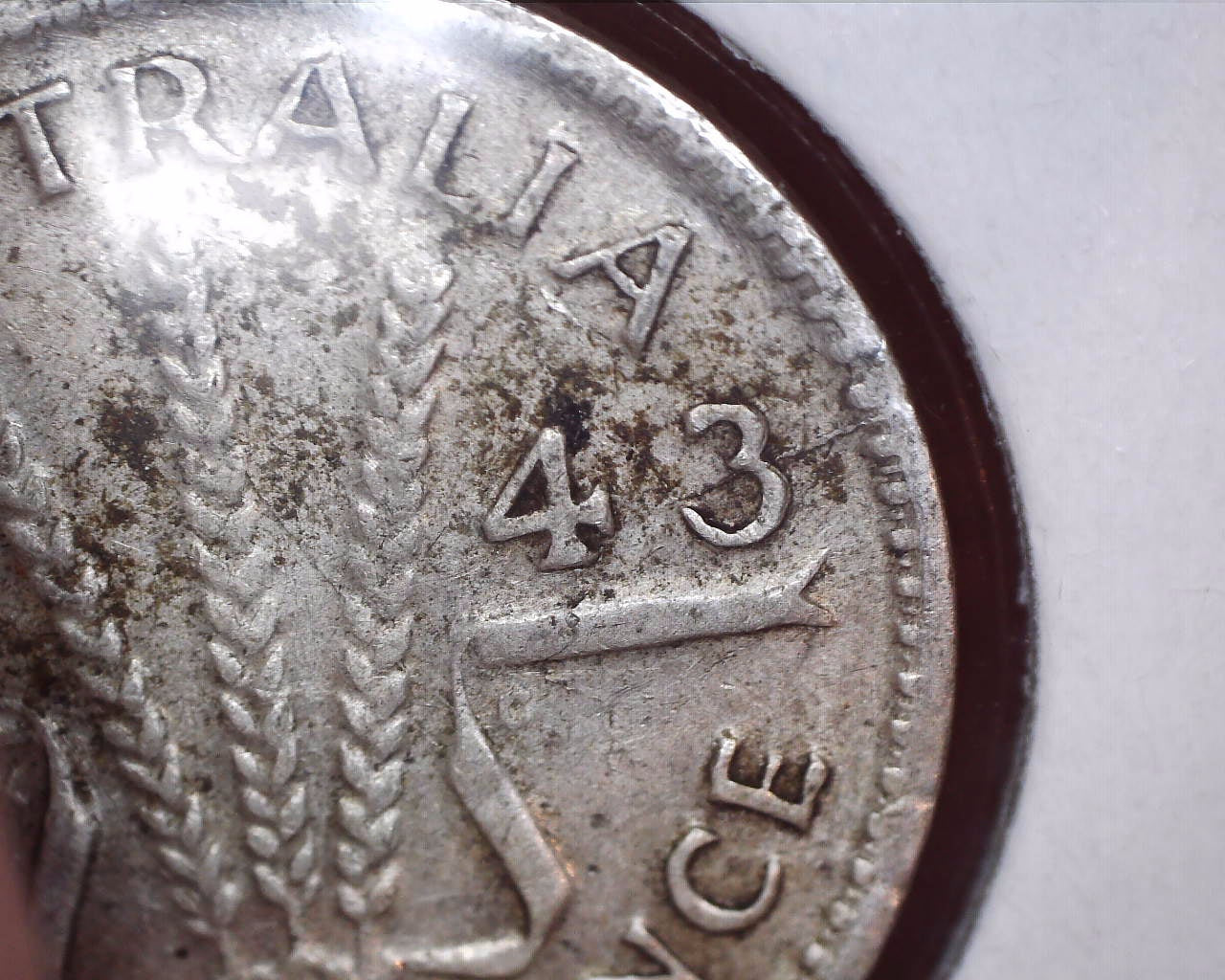 1943 M Australian Three Pence - 92.5% Silver - Die Crack Error