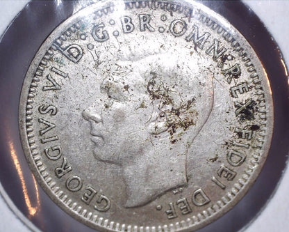 1951 - PL Australian Three Pence - 50% Silver - Die Crack Errors