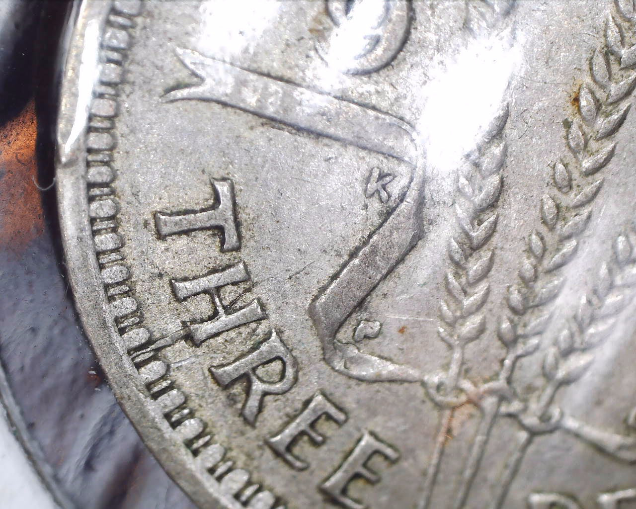 1951 - PL Australian Three Pence - 50% Silver - Die Crack Errors