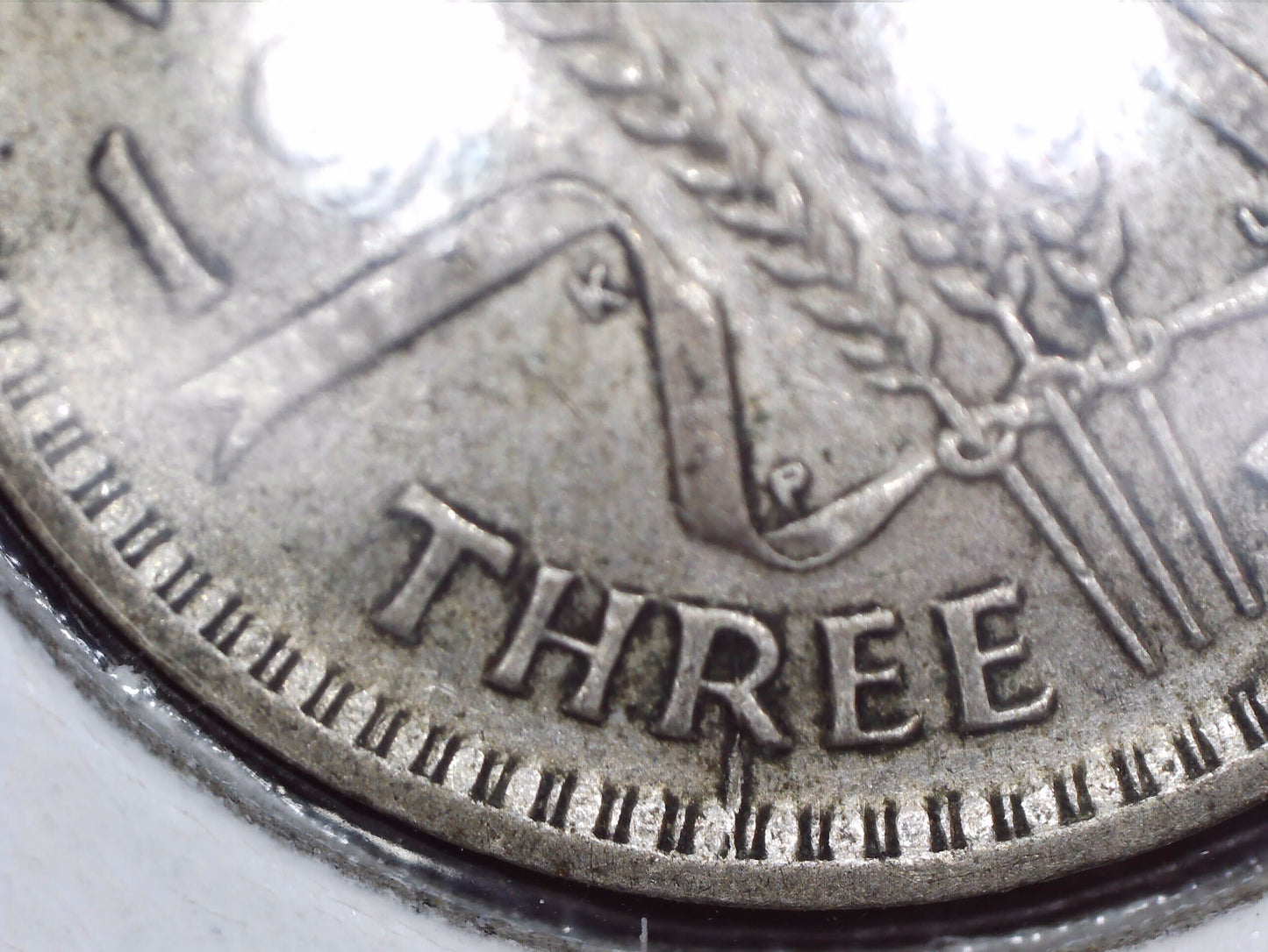 1951 - PL Australian Three Pence - 50% Silver - Die Crack Error