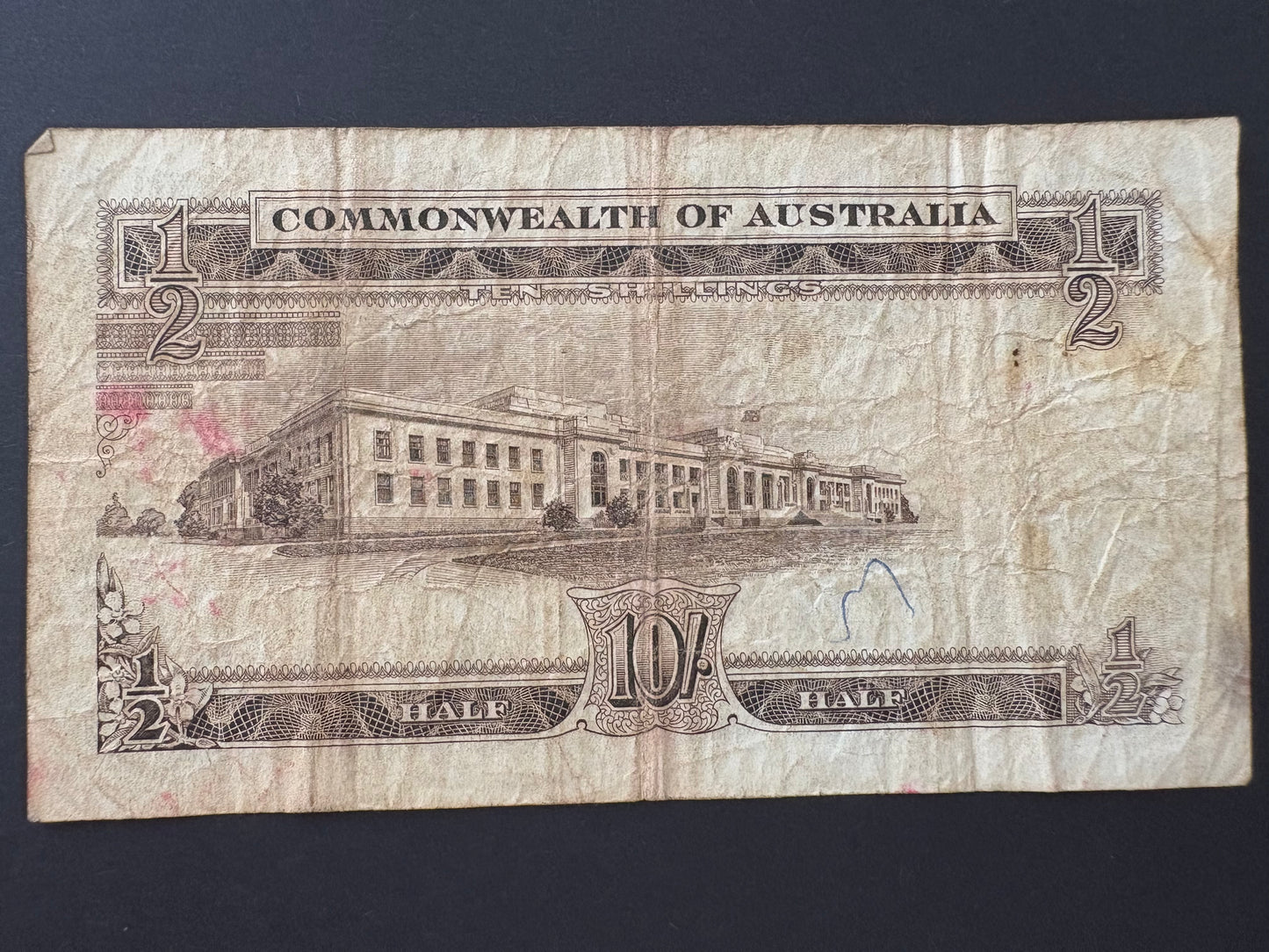 1961 Australian Ten Shillings Note - Coombs / Wilson - AH28 886393