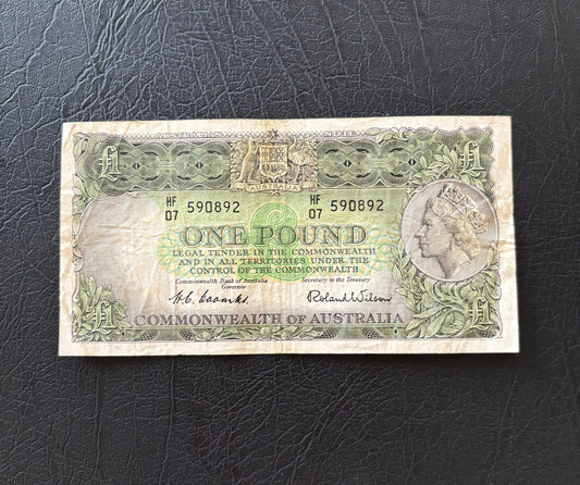 1961 Australian One Pound Banknote - Coombs Wilson HF07 590892