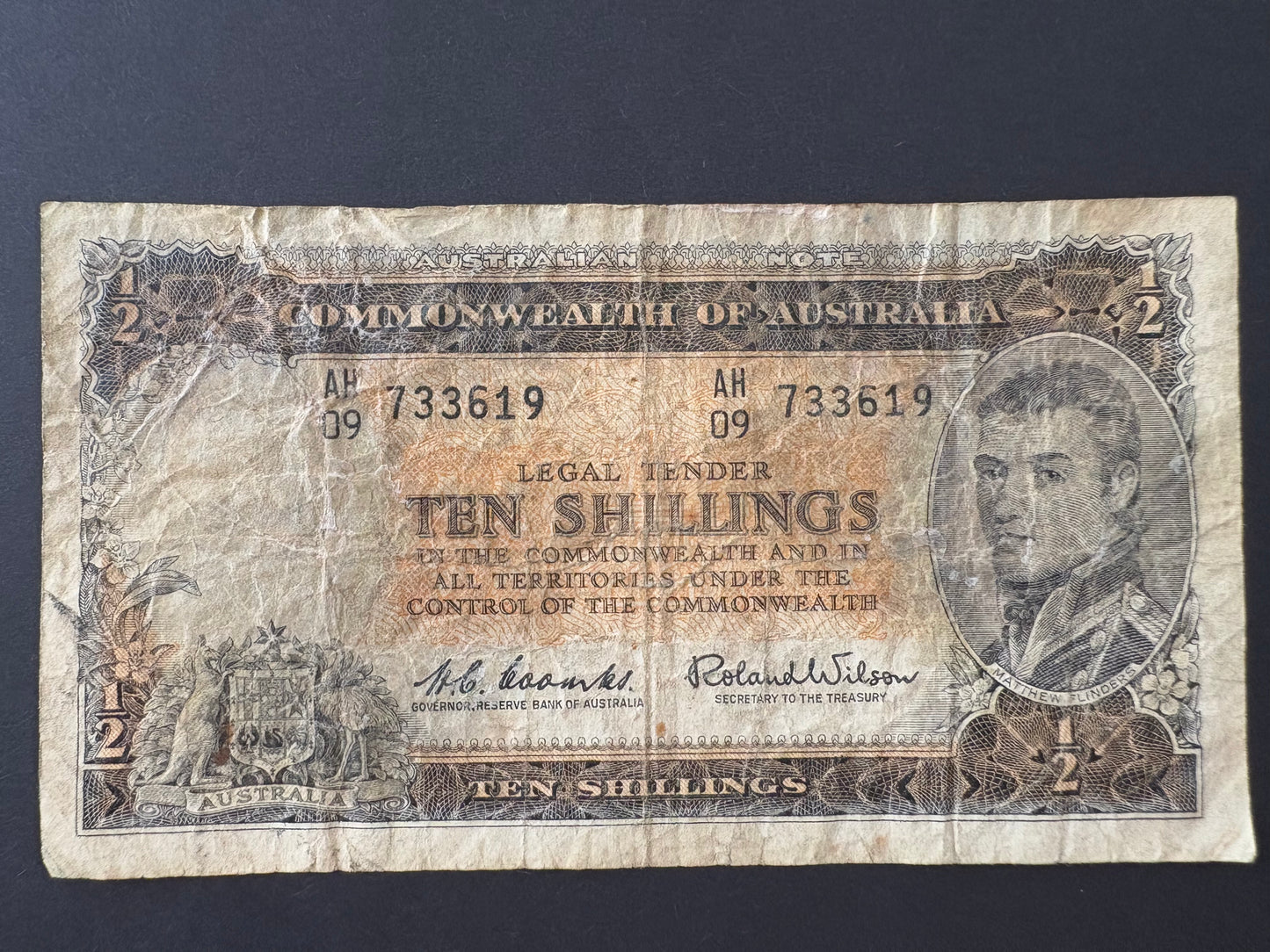 1961 Australian Ten Shillings Note - Coombs / Wilson - AH09 733619