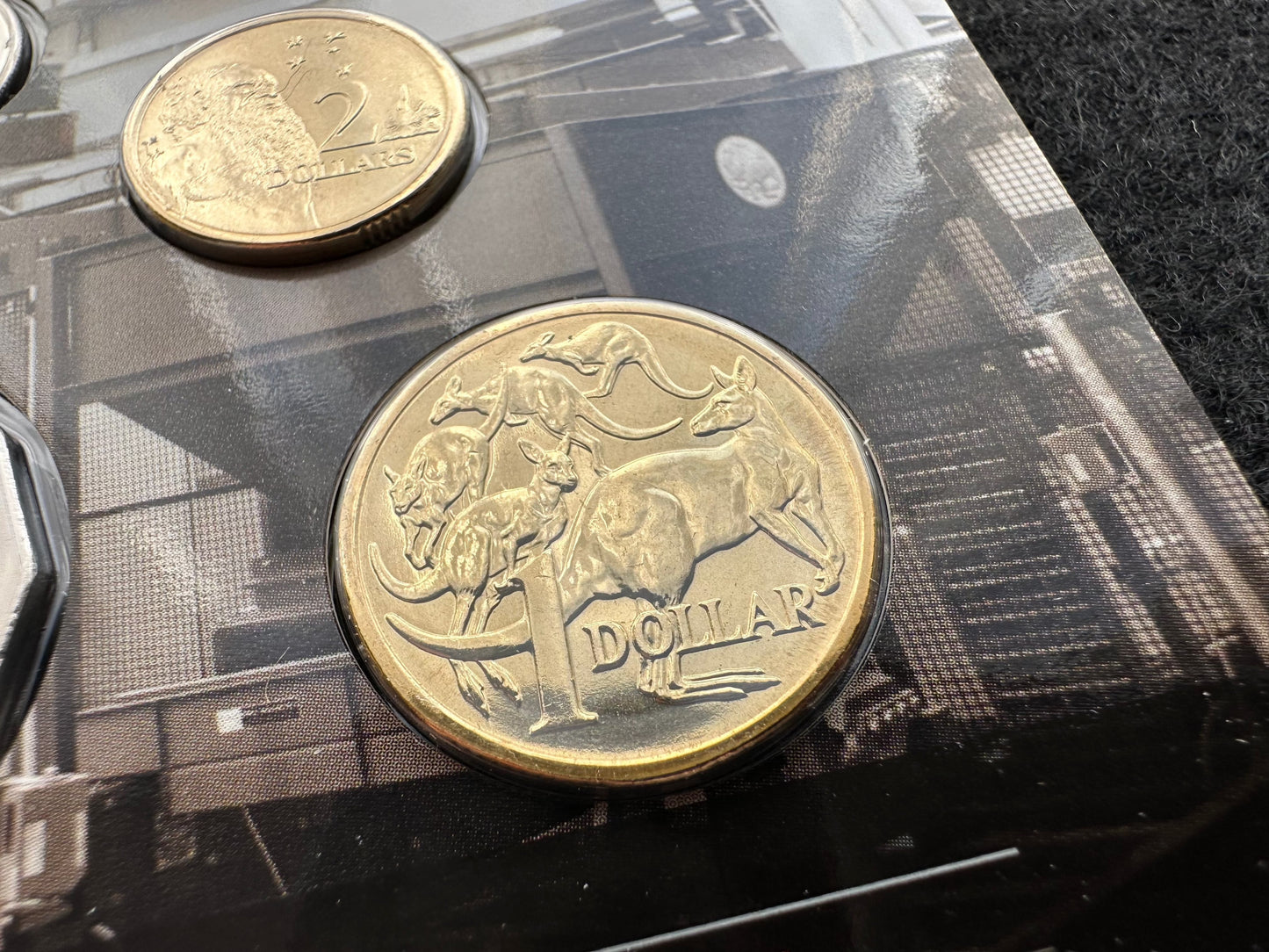 2012 Royal Australian Mint Six Coin Unc Set - Hyper-metallic Printed 50c