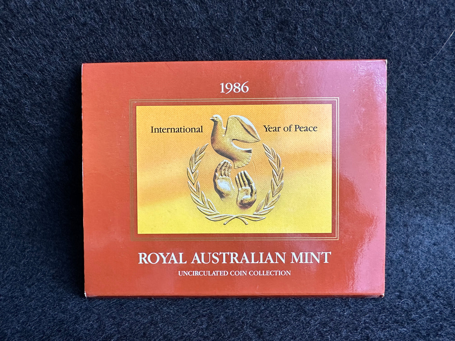 1986 " International Year of peace" 7 Uncirculated mint coin set "$1 peace coin"