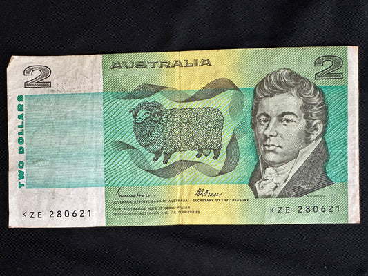 1985 Circulated Australian $2 paper note - General Prefix Johnston/Fraser