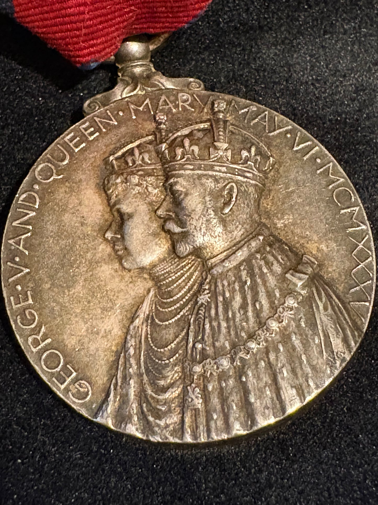 1910 1935 Britain Silver Jubilee Medal King George V and Queen Mary