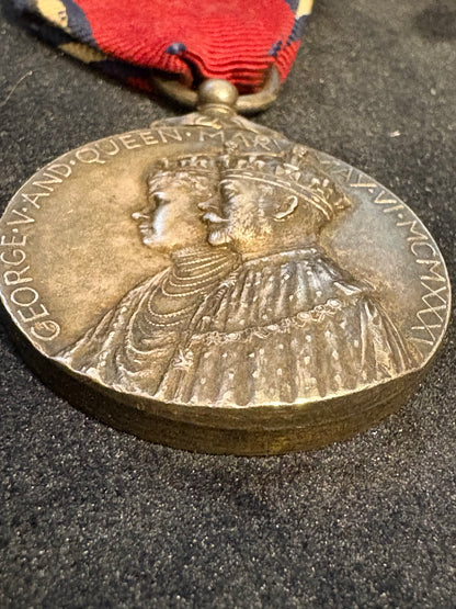 1910 1935 Britain Silver Jubilee Medal King George V and Queen Mary
