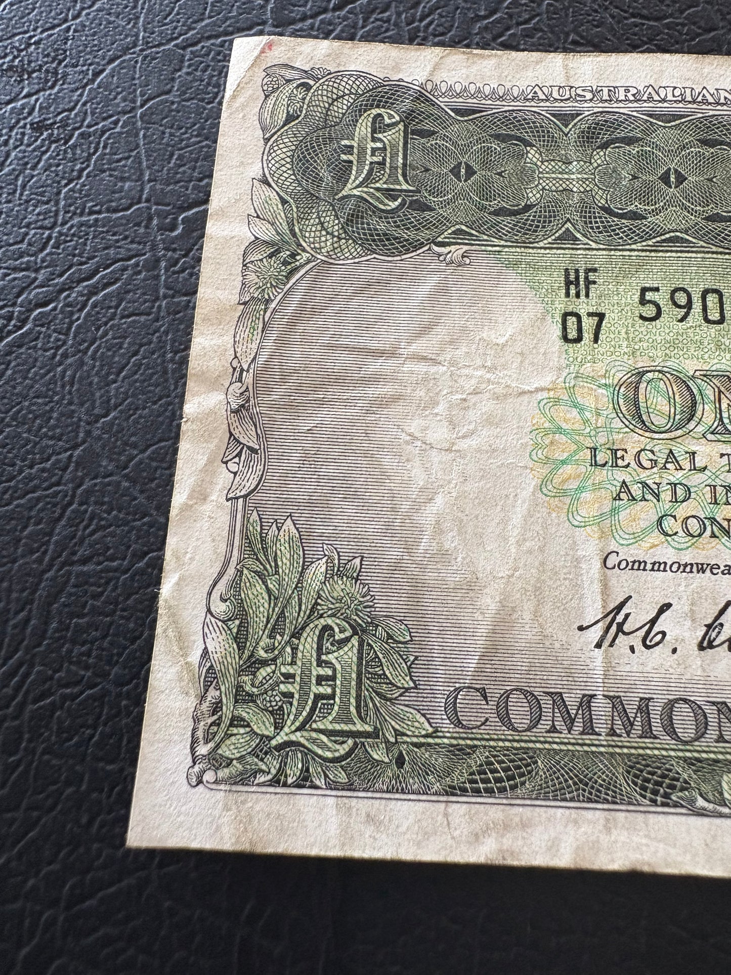 1961 Australian One Pound Banknote - Coombs Wilson HF07 590892