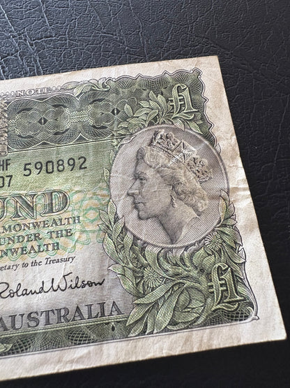 1961 Australian One Pound Banknote - Coombs Wilson HF07 590892