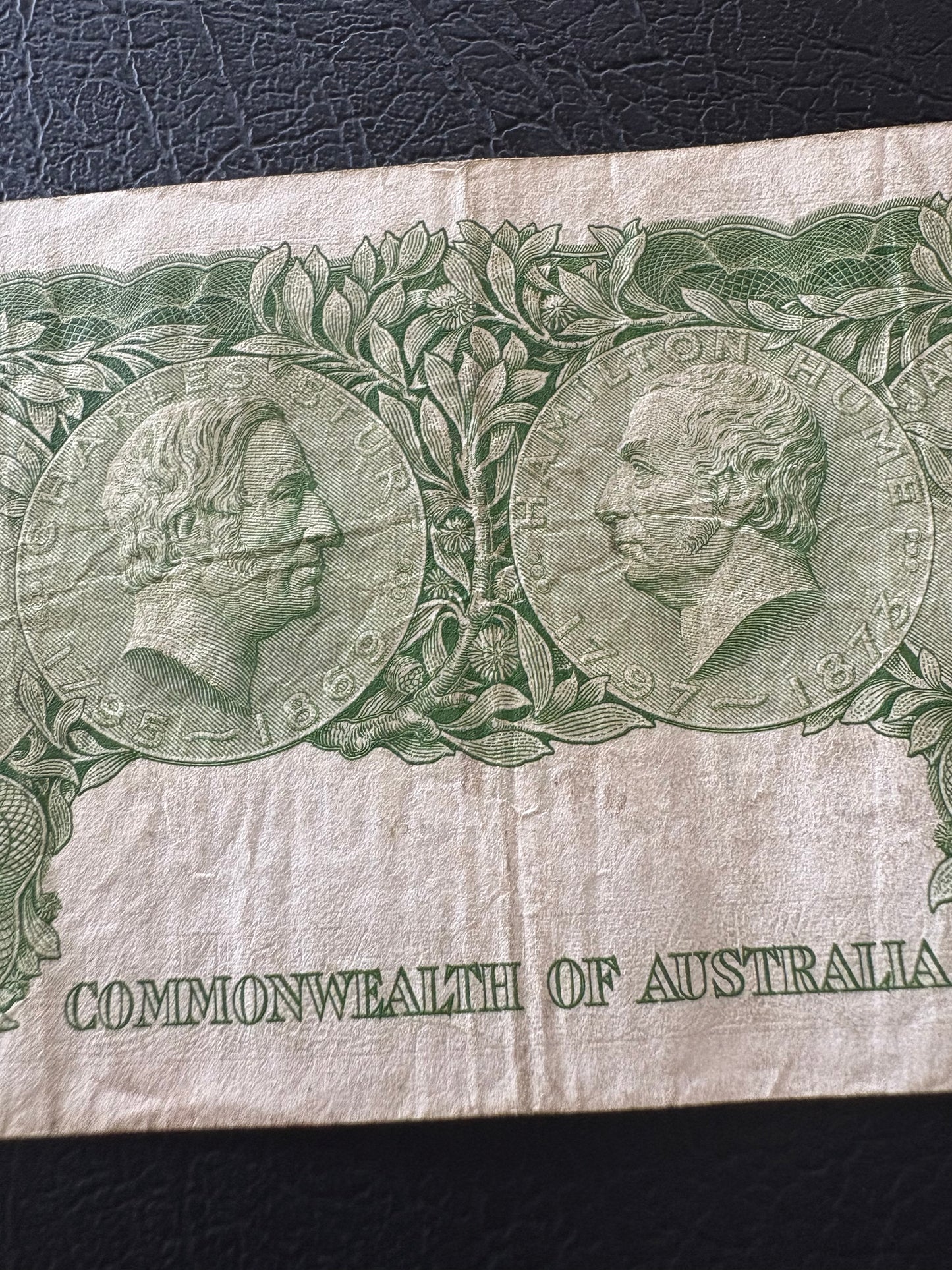 1961 Australian One Pound Banknote - Coombs Wilson HF07 590892