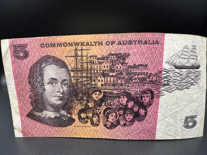 1969 $5 Australia Paper note - General Prefix - Phillips Randall NGR167662