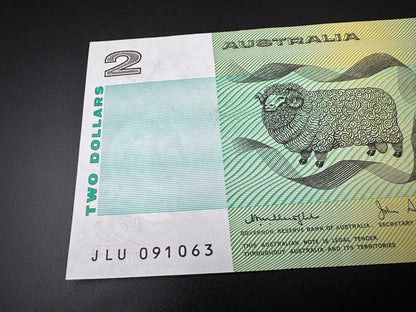 1979 $2 Australia Paper note - General Prefix - Knight Stone JLU091063