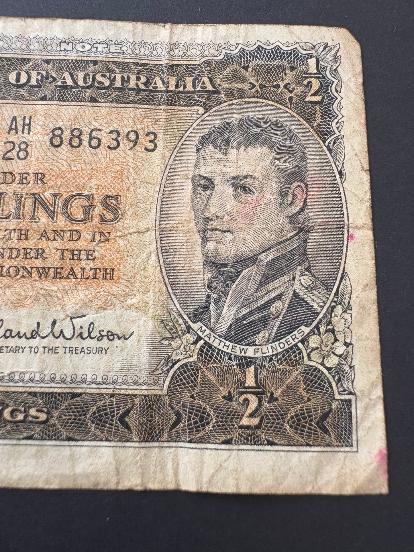 1961 Australian Ten Shillings Note - Coombs / Wilson - AH28 886393