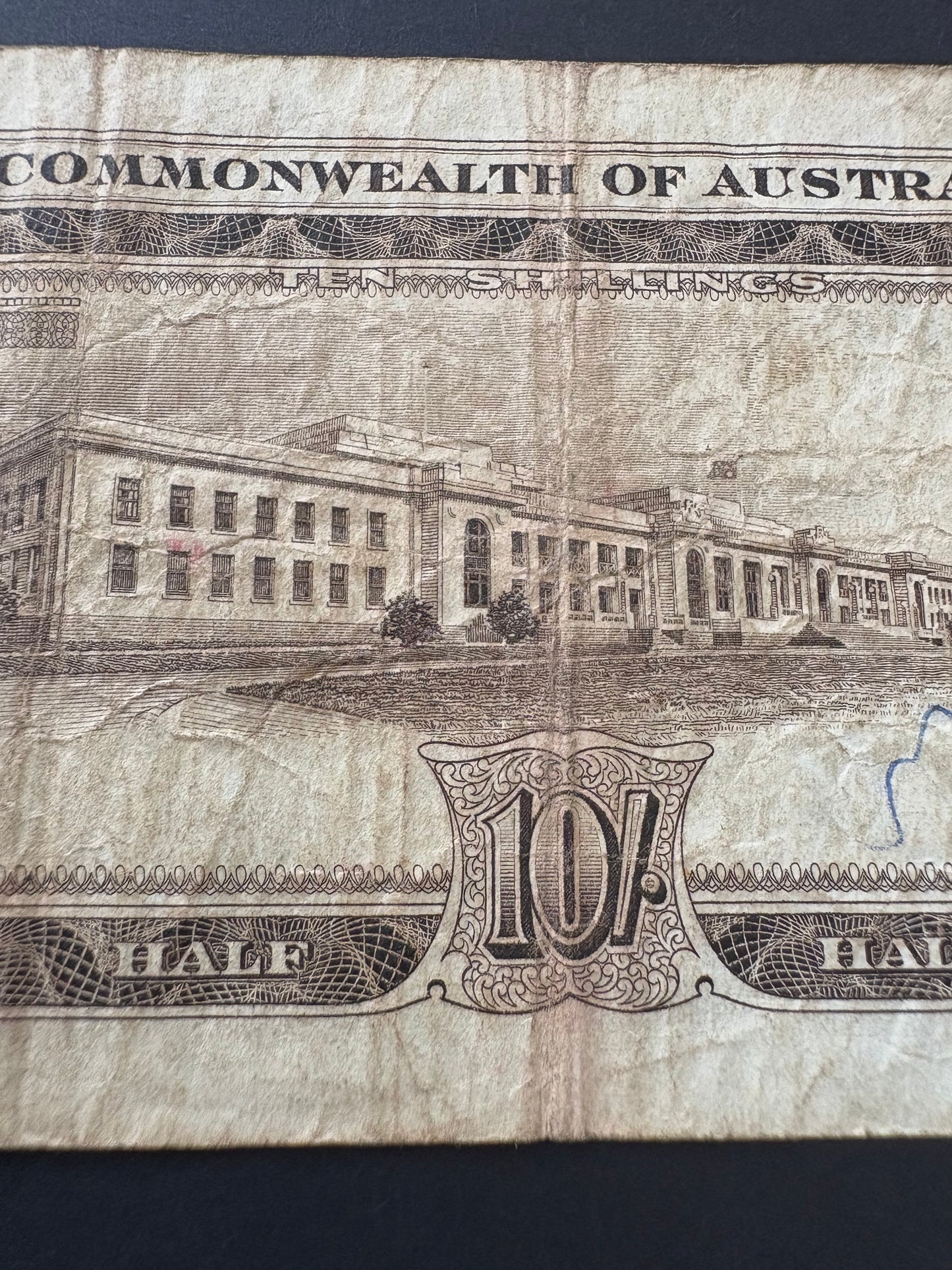 1961 Australian Ten Shillings Note - Coombs / Wilson - AH28 886393