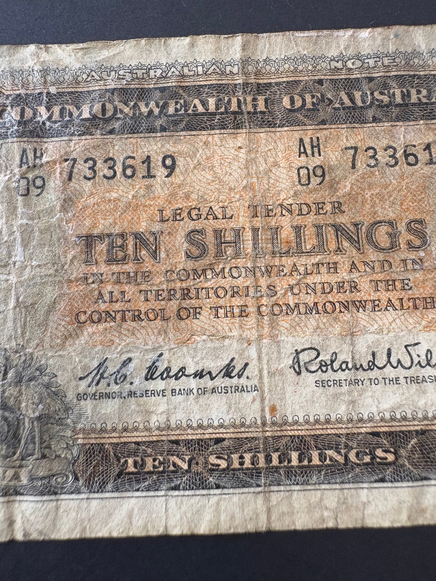 1961 Australian Ten Shillings Note - Coombs / Wilson - AH09 733619