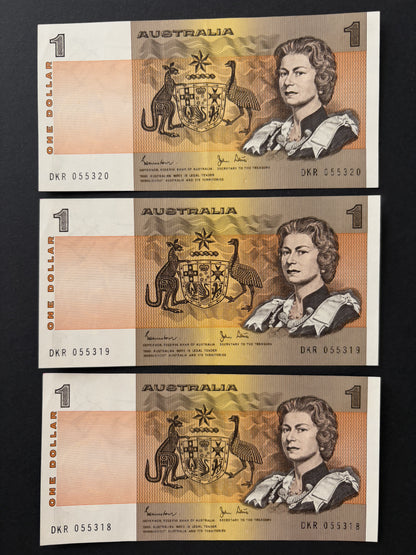 1982 $1 Australia Paper Banknotes - Johnston Stone - Consecutive Run of 3